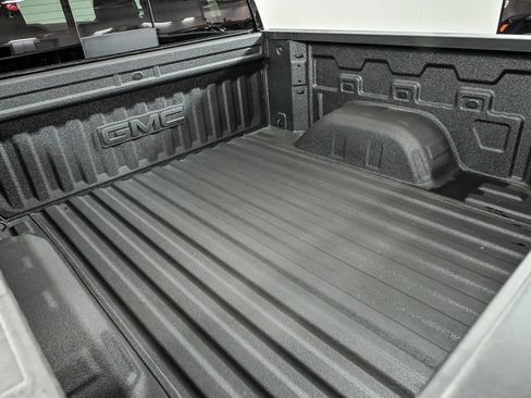 New 2026 GMC Sierra 1500 AT4 w/ Technology Package AWD/4WD image 5