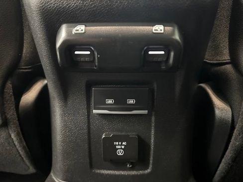 Used 2025 Jeep Wrangler Unlimited Rubicon AWD/4WD image 23