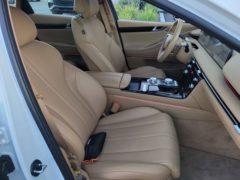 Certified 2026 Genesis G80 2.5T AWD/4WD image 17