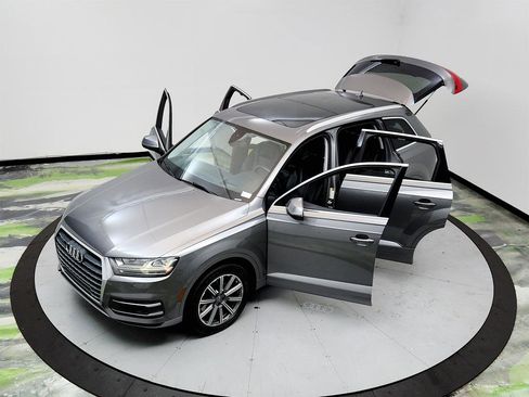 Used 2018 Audi Q7 3.0T Prestige AWD/4WD image 38