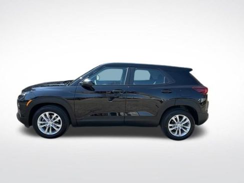 Used 2023 Chevrolet TrailBlazer LS FWD image 2