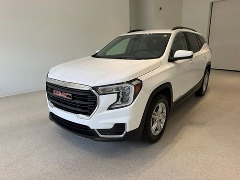Used 2022 GMC Terrain SLE w/ Driver Convenience Package AWD/4WD image 2