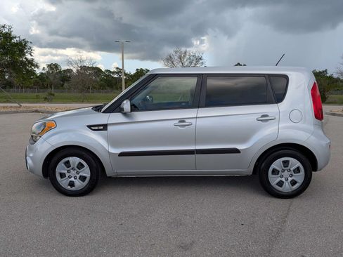 Used 2012 Kia Soul FWD image 8