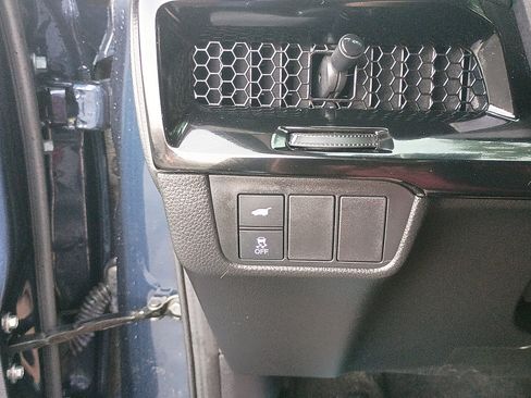 Used 2025 Honda CR-V EX-L image 19