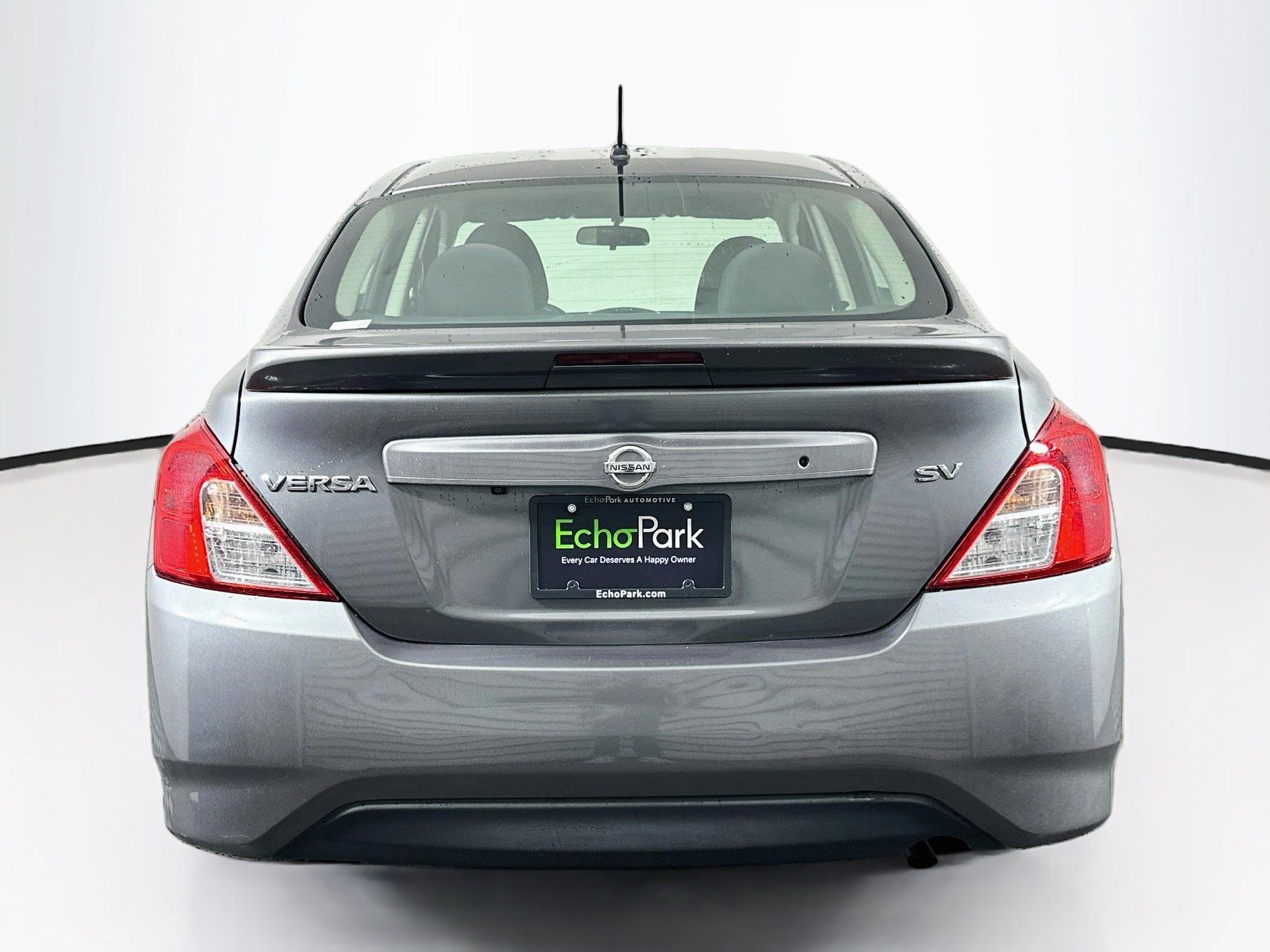 Used 2018 Nissan Versa SV FWD image 7