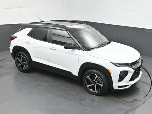 Used 2021 Chevrolet TrailBlazer RS w/ Sun and Liftgate Package FWD image 30