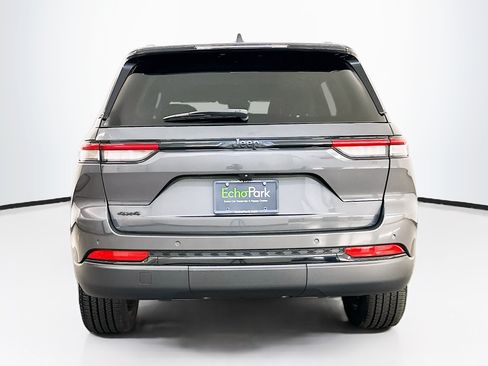 Used 2023 Jeep Grand Cherokee Altitude AWD/4WD image 7