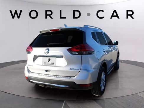 Used 2017 Nissan Rogue SV w/ SV Premium Package AWD/4WD image 3