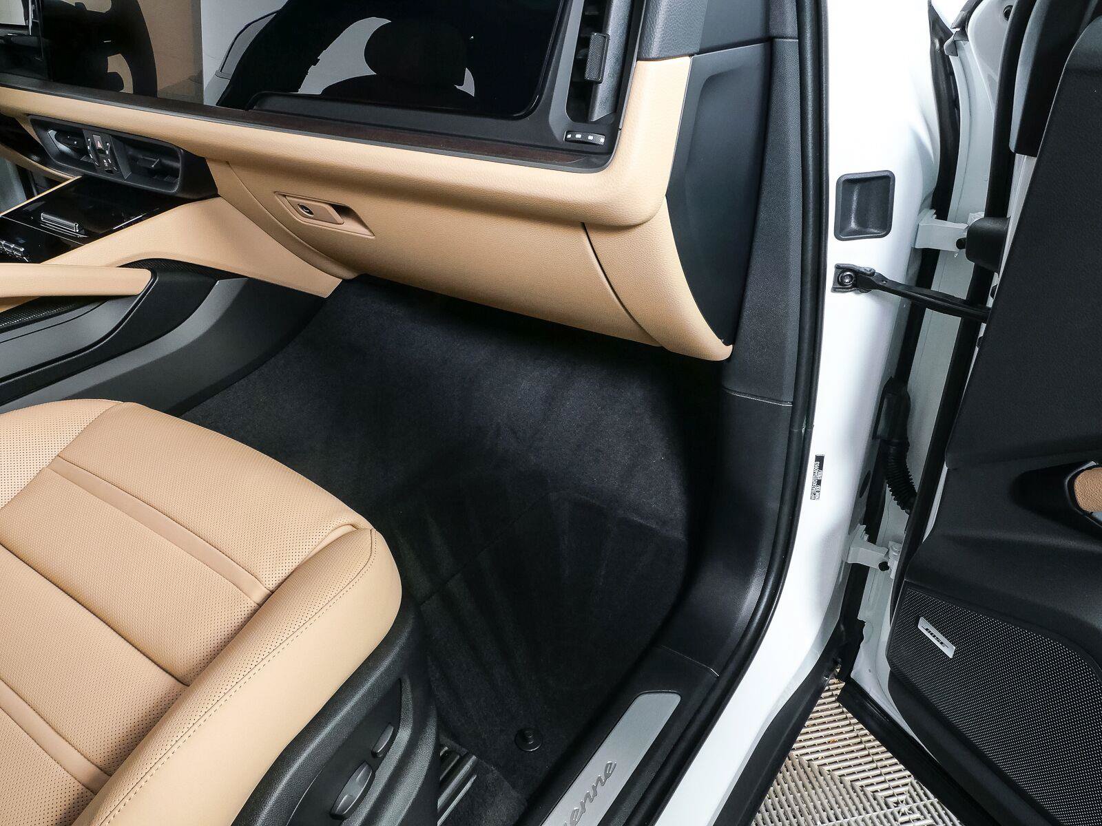 New 2026 Porsche Cayenne Coupe AWD/4WD image 27