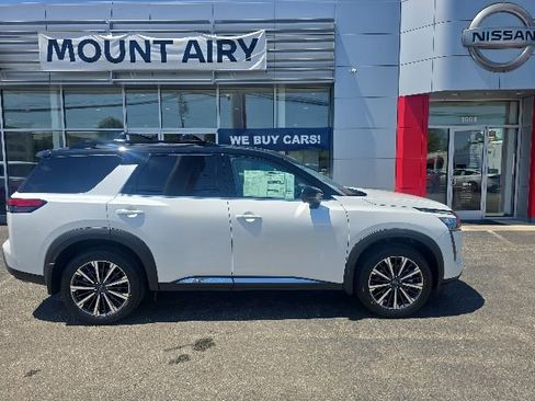 New 2026 Nissan Pathfinder Platinum AWD/4WD image 3