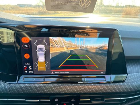 Used 2023 Volkswagen Golf R image 20