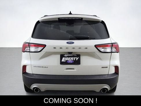 Used 2020 Ford Escape Titanium image 4