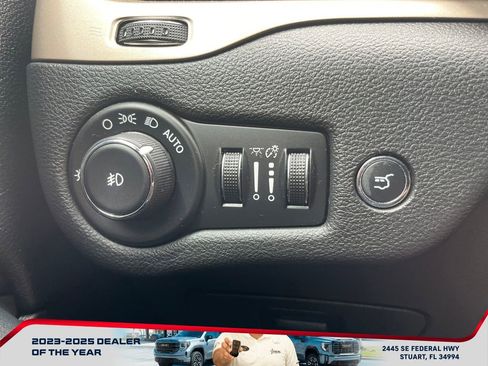 Used 2016 Jeep Cherokee Limited w/ Luxury Group image 25