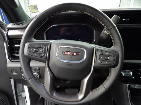 Used 2025 GMC Sierra 2500 AT4 w/ Technology Package AWD/4WD image 55