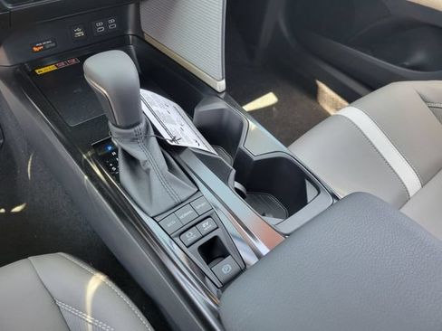 New 2026 Toyota Camry Hybrid FWD image 14