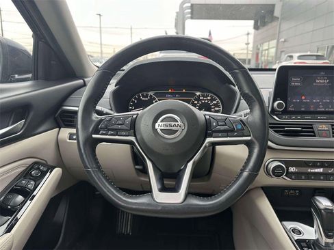 Used 2020 Nissan Altima 2.5 SV image 14