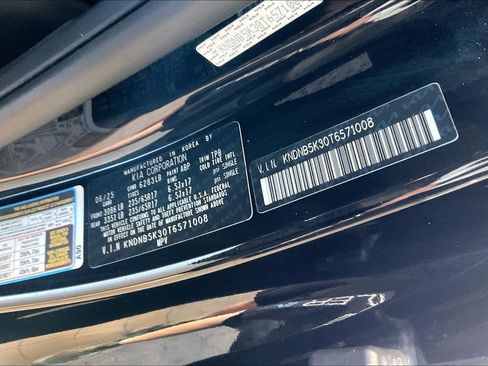 Used 2026 Kia Carnival FWD image 37