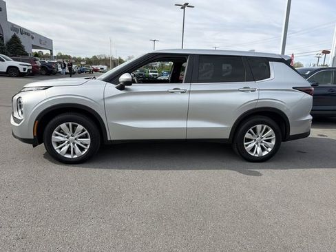 Used 2025 Mitsubishi Outlander ES AWD/4WD image 11