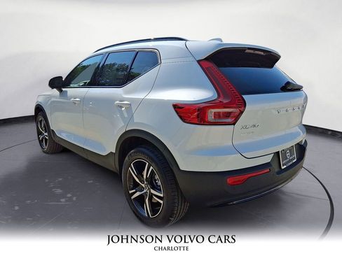 New 2026 Volvo XC40 B5 Core w/ Climate Package image 11