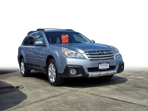 Used 2013 Subaru Outback 2.5i Premium AWD/4WD image 1
