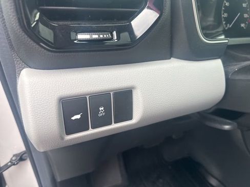 Used 2025 Honda Pilot Touring image 21