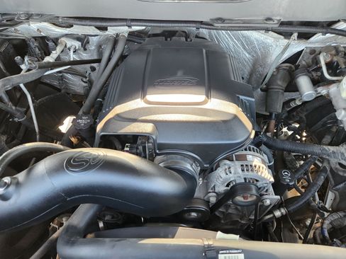 Used 2015 Chevrolet Silverado 2500 LT w/ LT Convenience Package AWD/4WD image 31