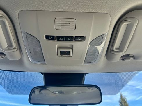 Used 2021 Toyota Corolla LE w/ LE Convenience Package FWD image 21