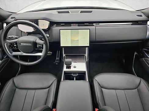 New 2025 Land Rover Range Rover Long Wheelbase SE image 9