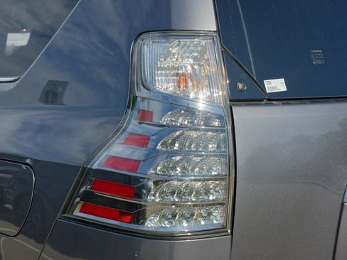 Used 2023 Lexus GX 460 Premium w/ Premium Plus Package AWD/4WD image 32