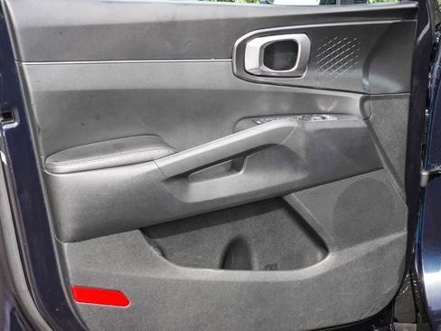 Used 2023 Kia Sorento EX FWD image 17