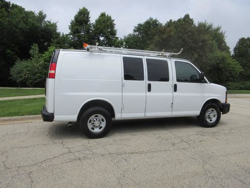 Used 2014 Chevrolet Express 2500 RWD image 6