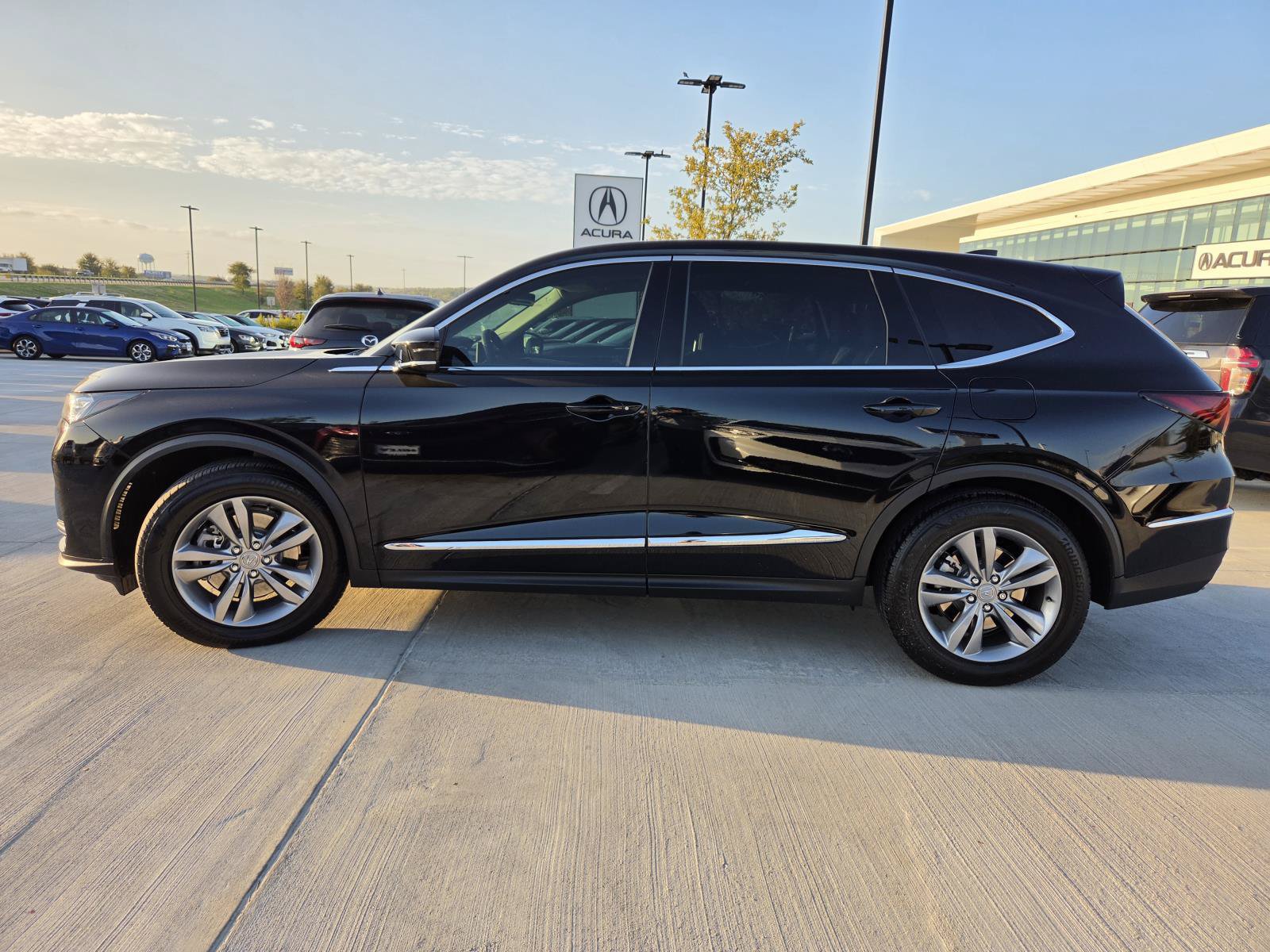 Used 2026 Acura MDX SH-AWD image 3