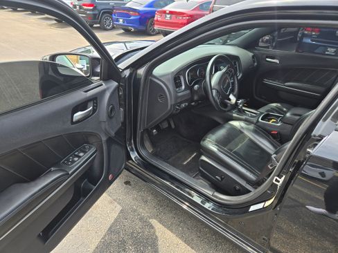Used 2016 Dodge Charger SXT w/ AWD Plus Group image 5