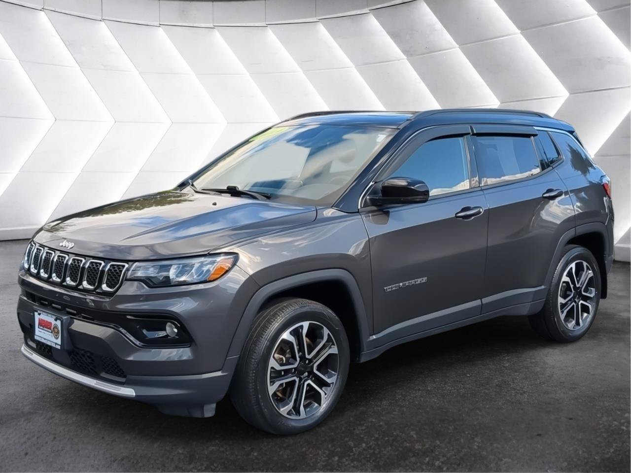 Used 2024 Jeep Compass Limited w/ Sun and Sound Group AWD/4WD image 2