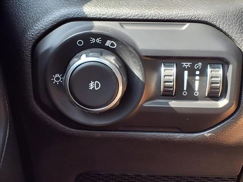 Used 2021 Jeep Wrangler Sport image 23