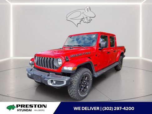 Used 2025 Jeep Gladiator Sport AWD/4WD image 1