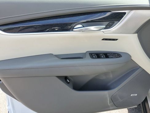 Used 2024 Cadillac XT6 Premium Luxury w/ LPO, Floor Liner Package AWD/4WD image 20