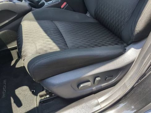 Used 2019 Nissan Rogue SV FWD image 15