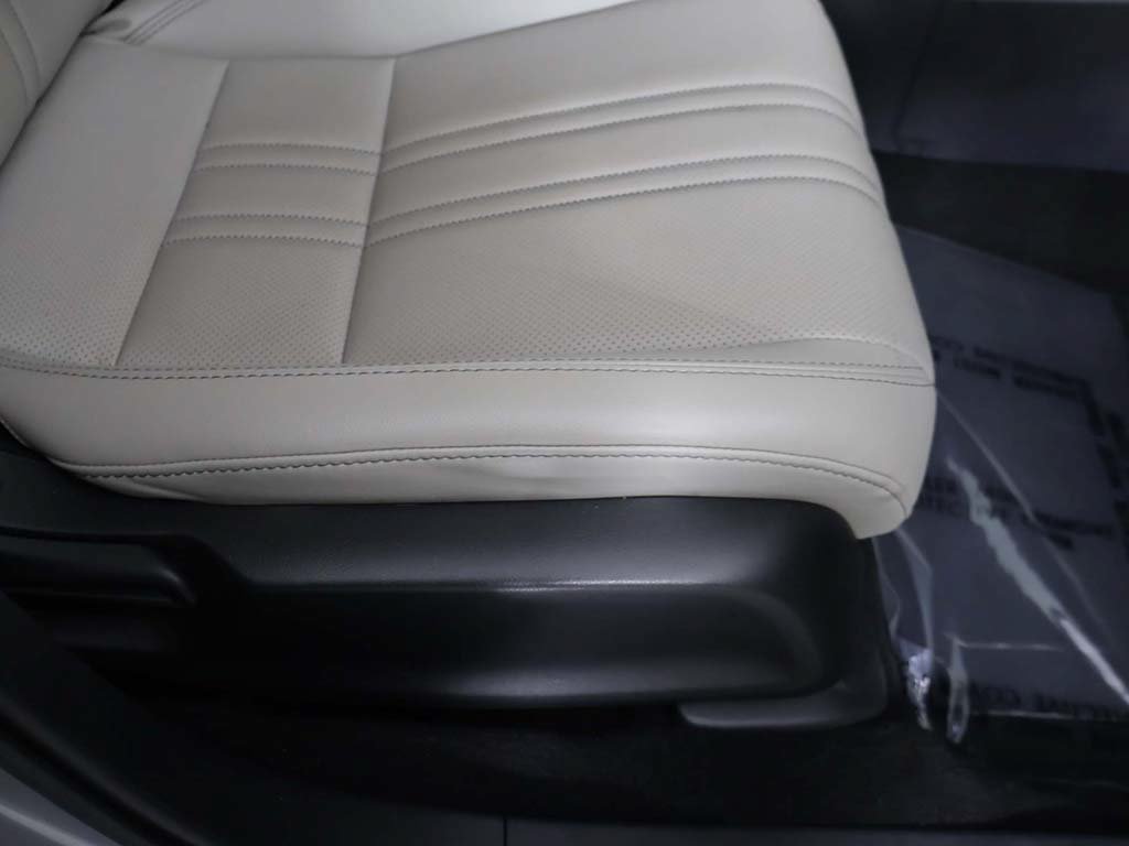 Certified 2025 Honda HR-V EX-L image 32