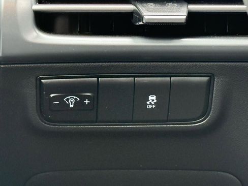 Used 2025 Hyundai Tucson SE image 20