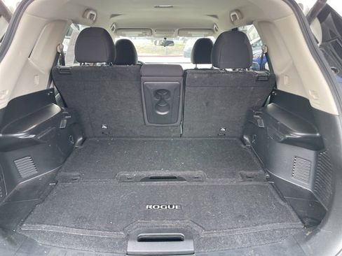 Used 2018 Nissan Rogue SV w/ Premium Package image 9