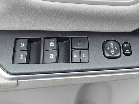 Used 2017 Toyota Camry LE FWD image 24
