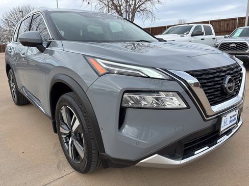 Used 2023 Nissan Rogue Platinum w/ Platinum Premium Package image 2