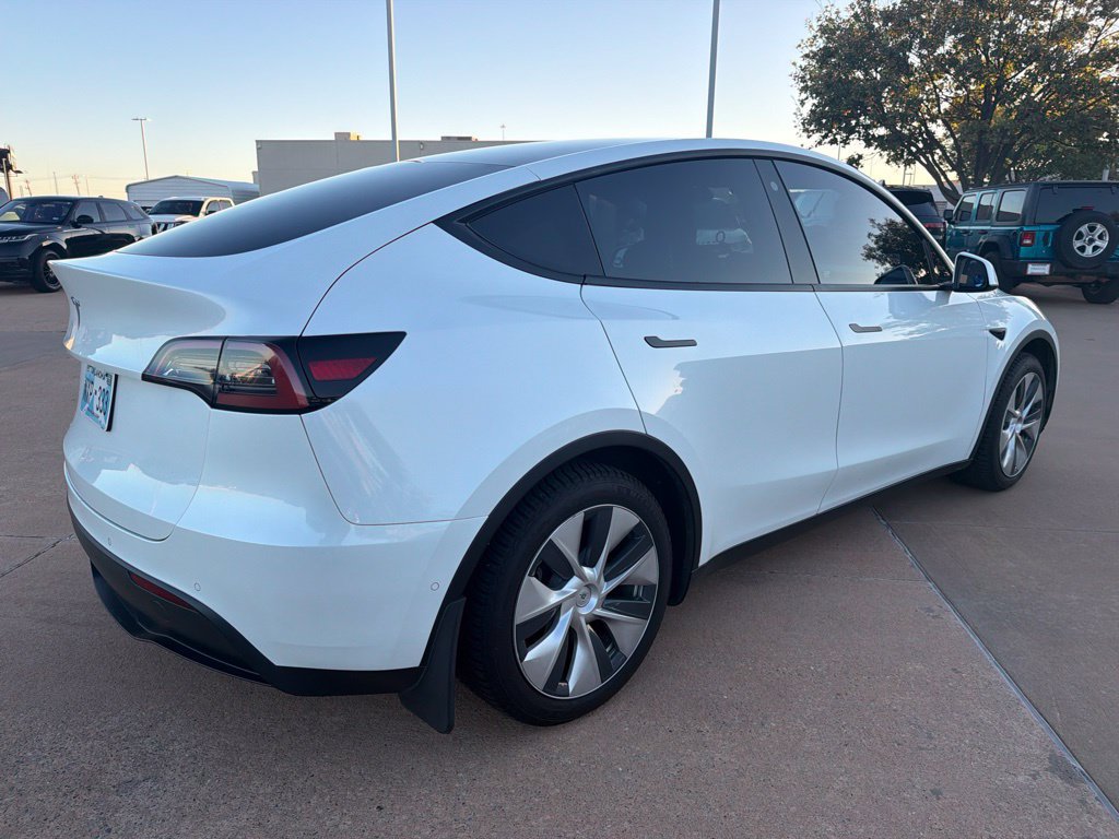 Used 2022 Tesla Model Y Long Range AWD/4WD image 2