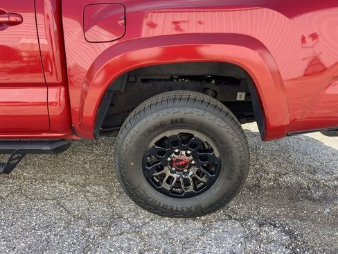 Used 2022 Toyota Tacoma SR5 RWD image 9