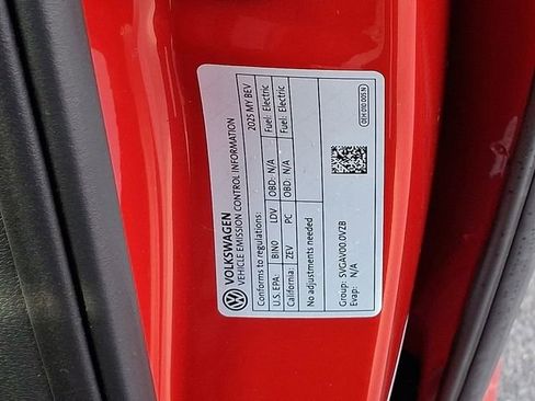 Used 2025 Volkswagen ID. Buzz Pro S Plus image 35