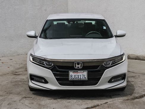 Used 2019 Honda Accord Sport image 2