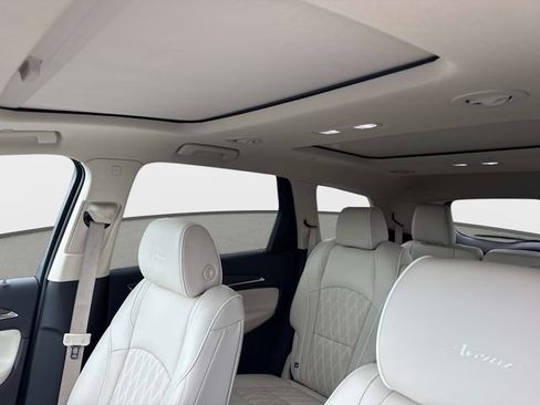 Used 2023 Buick Enclave Avenir w/ Avenir Technology Package FWD image 18