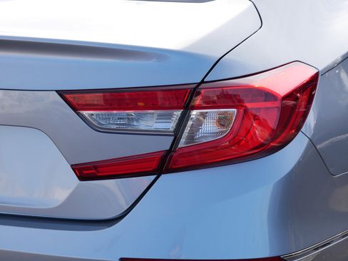 Used 2020 Honda Accord EX image 17