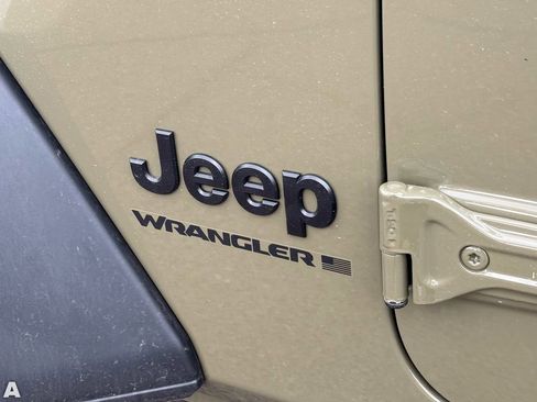 Used 2025 Jeep Wrangler Sport S image 31